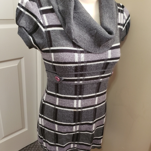 Sweater - Picture 3 of 4